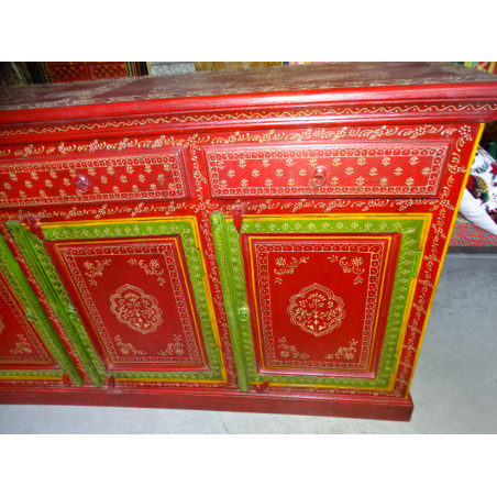 Aparador rojo pintado en relieve 3 puertas y 3 cajones