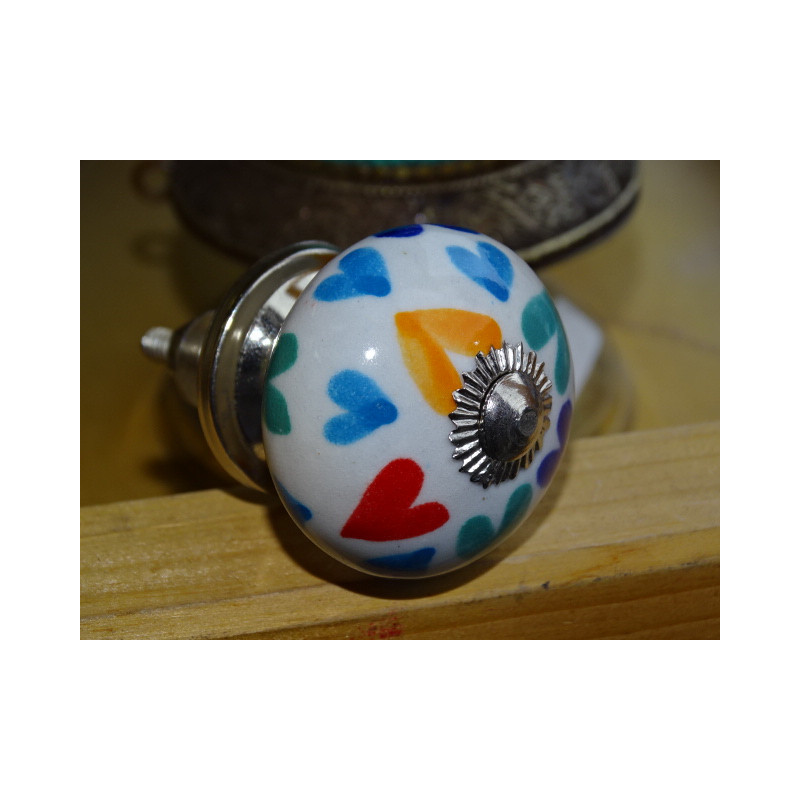 Manico in porcellana con cuori multicolore