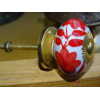 Porzellan Blumenschublade Griff und rote Farne