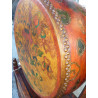 Cómoda con tambor tibetano