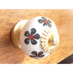 porcelana manejar cinco flores negras y rojas