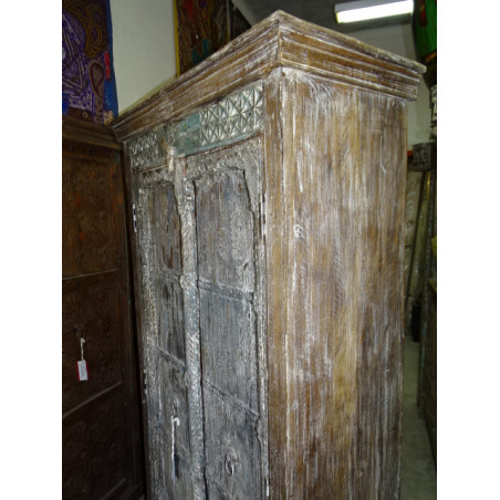 antiguo armario de dormitorio indio con 2 puertas talladas