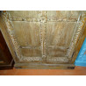 Alter indischer Schlafzimmerschrank mit 2 alten geschnitzten Türen