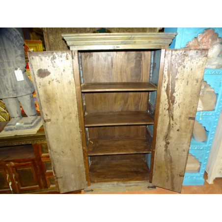 Vieille armoire indienne de chambre avec 2 vieilles portes sculptées