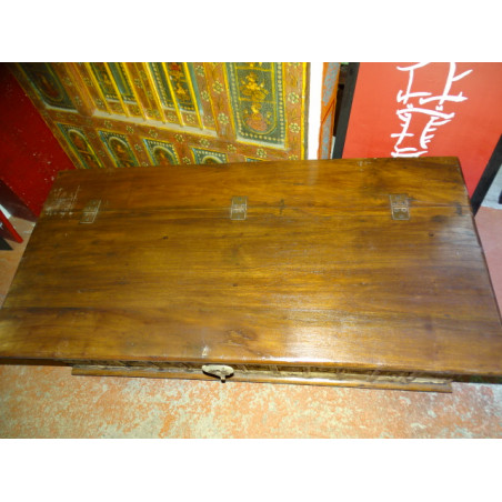 Cassettiera indiana molto antica che può essere utilizzata come tavolino da caffè