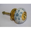 Boutons de tiroirs ou porte blanc avec grande fleur grise