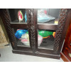 Vitrine Bibliothek dunkle Patina.