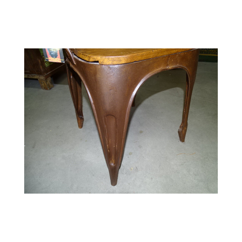 Metal chair with solid mango seat