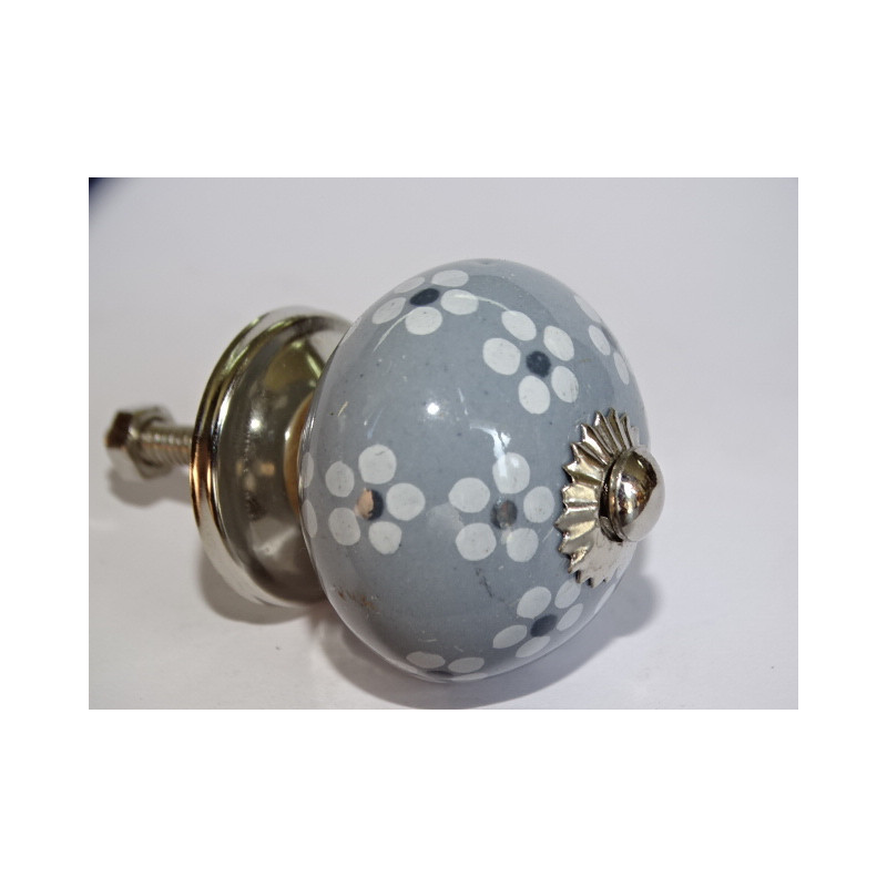 Boutons de meubles gris avec et petites fleurs blanches - argenté