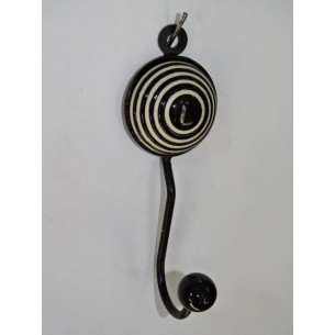 patère porte manteau ronde de couleur noire avec spirale en relief