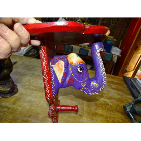 Console porte-manteau avec un éléphant sculpté - rouge et violette