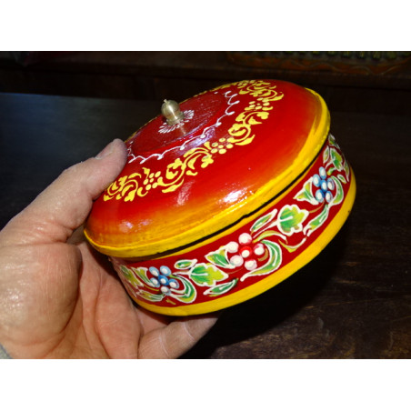 Boite ronde rouge peinte à la main avec un diamètre de 14 cm