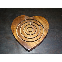 Casse-tête labyrinthe en forme de coeur avec 3 billes en métal