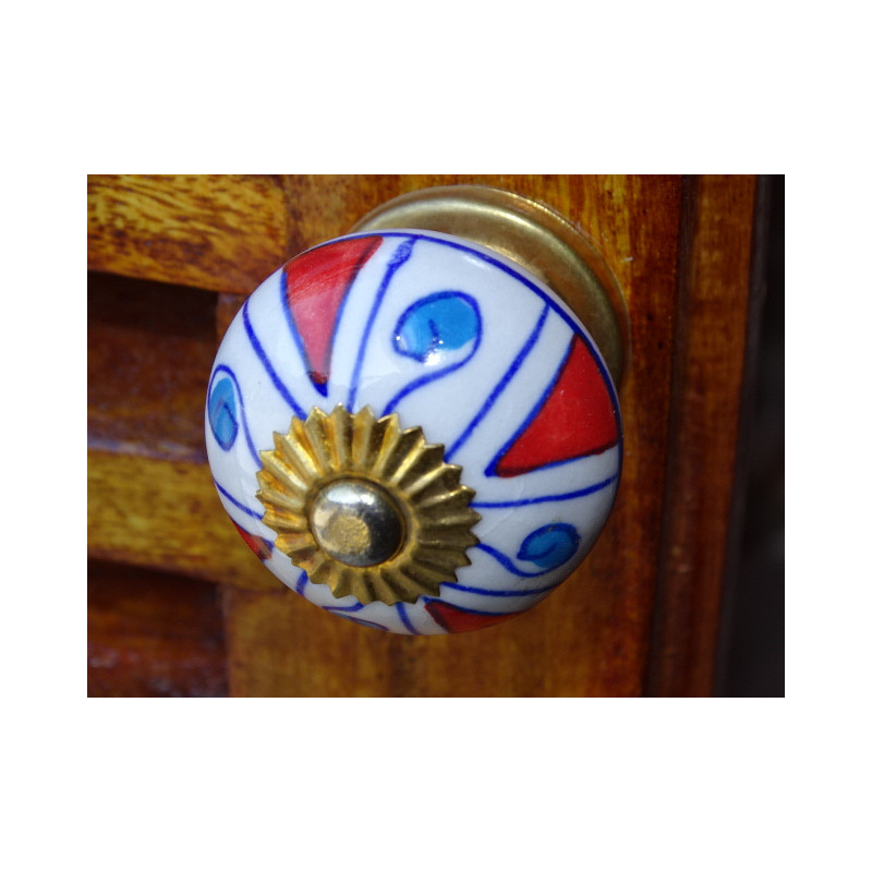 Porcelain knobs 4 triangles reds