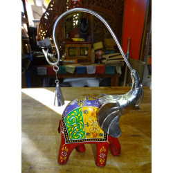 1 elefante con trompa en la parte superior y cabeza de metal blanco - MM
