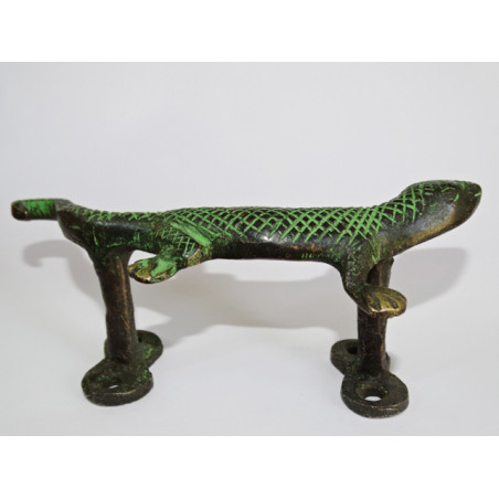 patina color bronzo salamandra con manico in bronzo - a sinistra