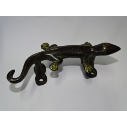 mango de bronce de salamandra patinado verde y liso - izquierda