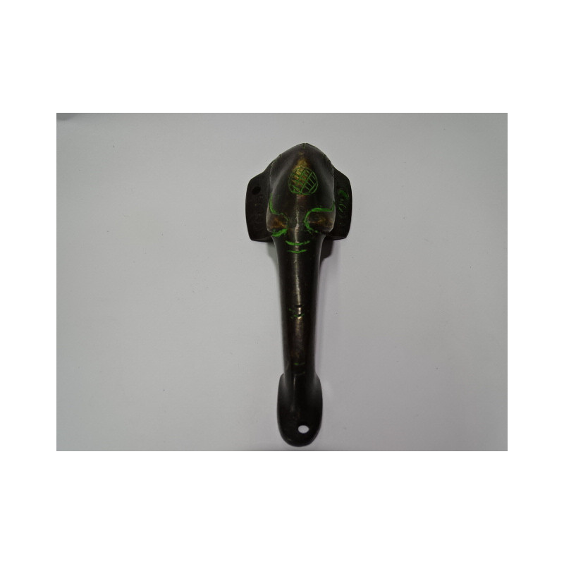 mango de bronce con trompa de elefante patinada verde - 11 cm