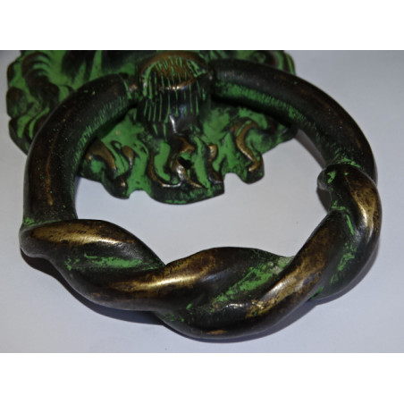 Grande manico in bronzo con testa di leone patinato nero e verde - 15 cm