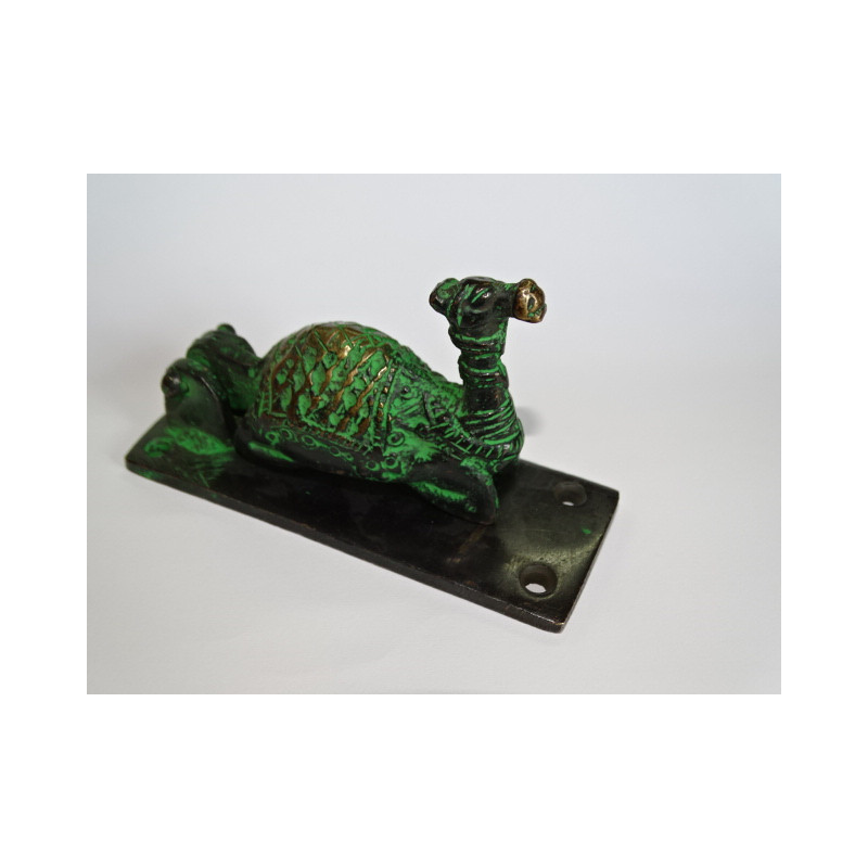 Battente in bronzo a forma di cammello patinato in nero e verde - 10 cm
