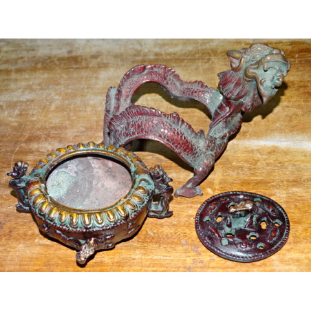 Incensiere in bronzo a forma di drago con patina marrone