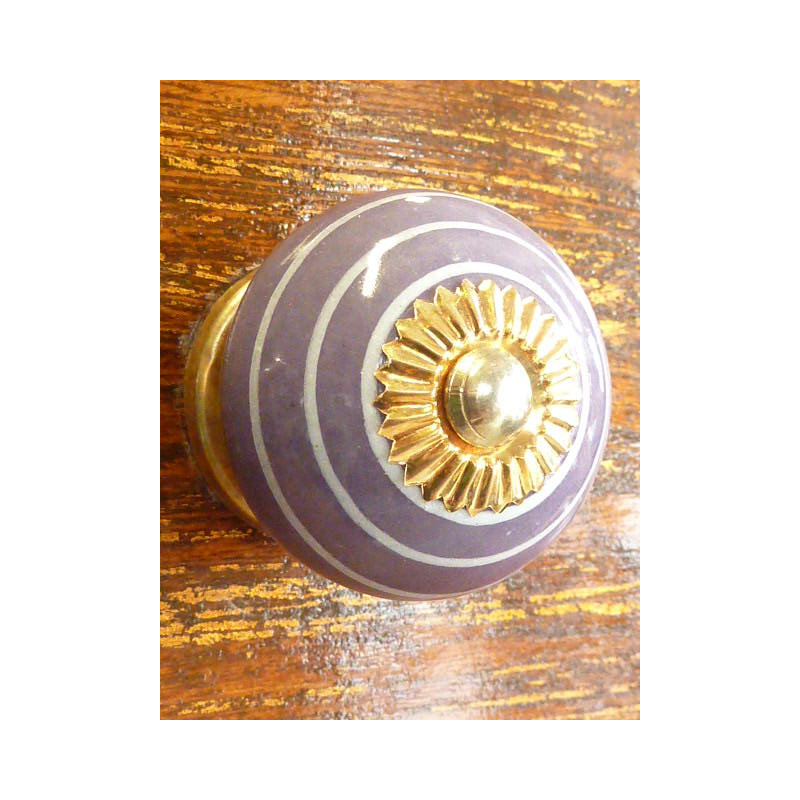 Porcelain knobs line white/purple