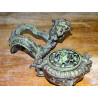 Incensario de bronce en forma de dragón con pátina verde