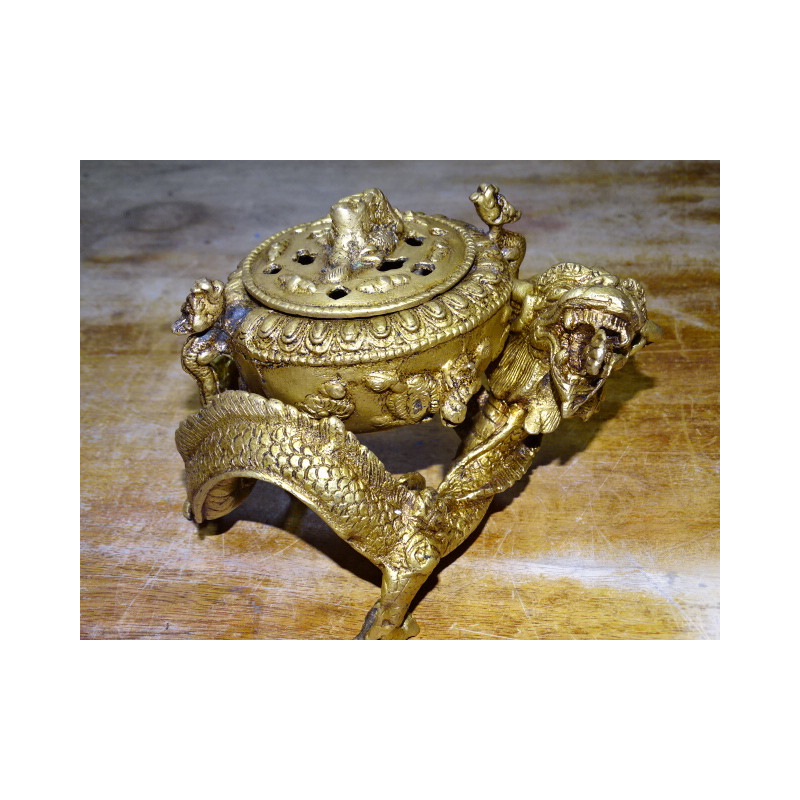 Incensiere in bronzo a forma di drago con patina dorata