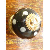 Porcelain knobs pitch black/gold