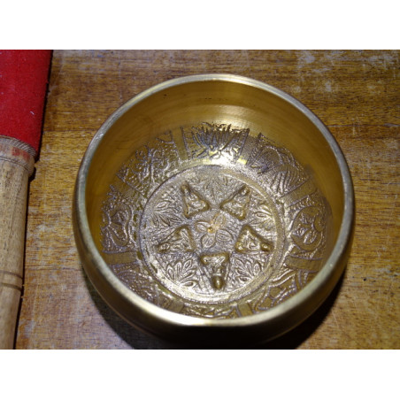 Damask singing bowl with Buddha inside (10 cm in diameter)