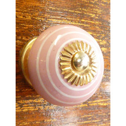 Porcelain knobs line white/pink