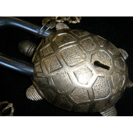 Cadenas en bronze tortue doré