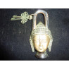 Cadenas en bronze avec tête de buddha doré