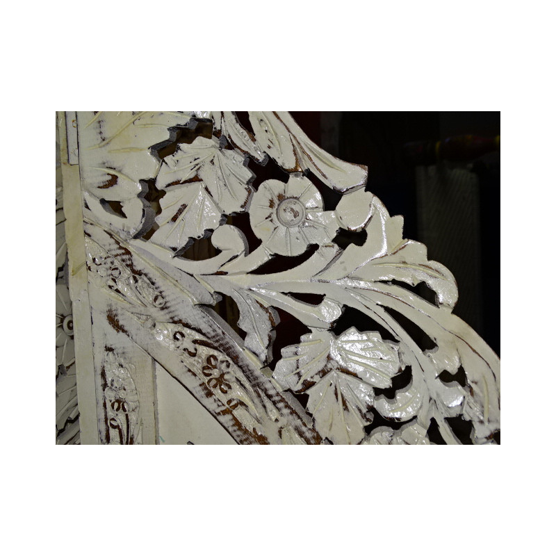 Round Screen sanded white flowers