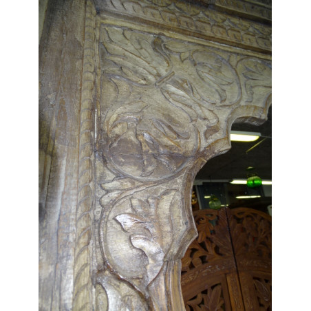 Grande arche indienne antique avec patine en claire